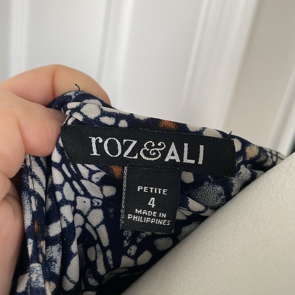 Roz & Ali Patterned Dress - Picture 5 of 5